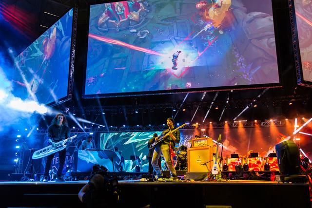 不同组织间 不同组织间